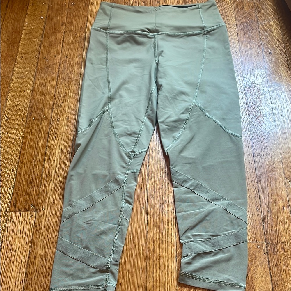Victoria’s Secret Olive Green Athletic Leggings Capri
